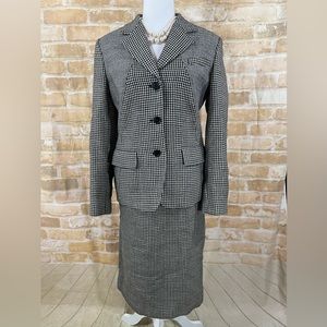 Harve Benard Hounds Tooth Wool Suit Size 10.